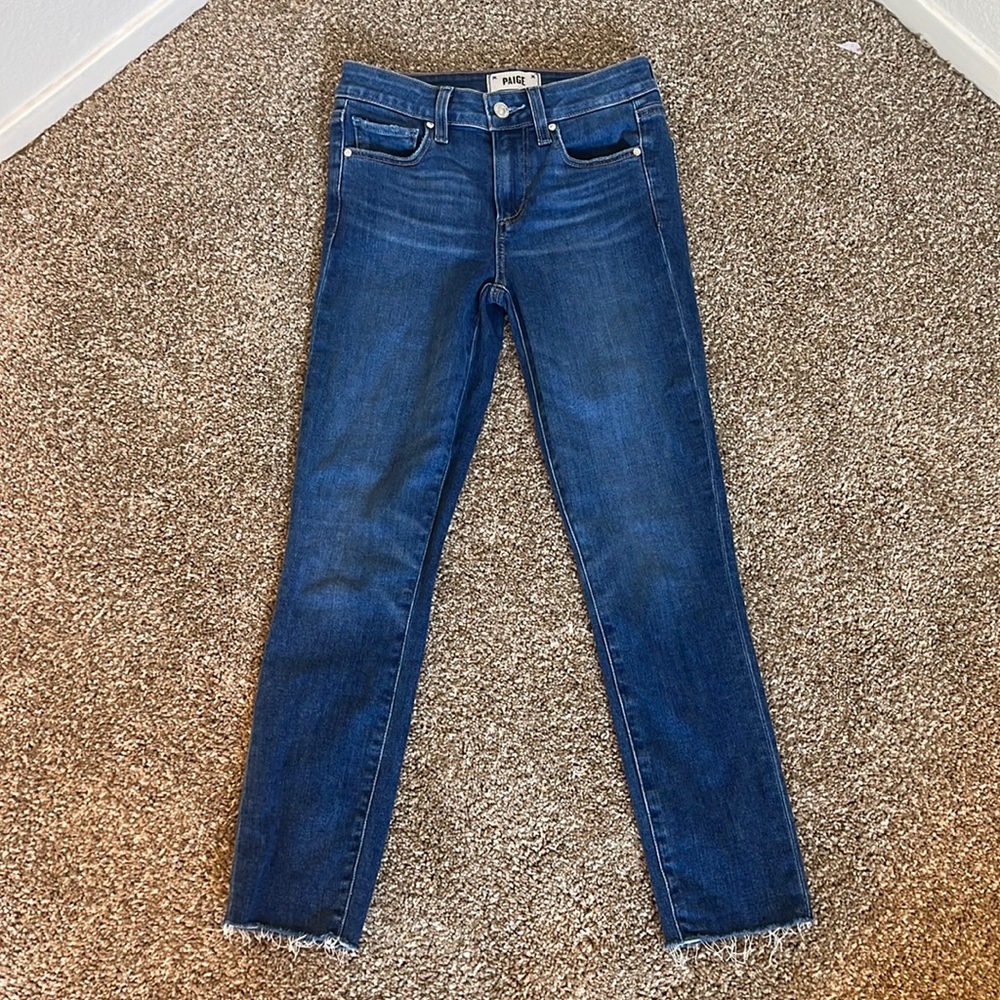 PAIGE SKYLINE SKINNY CROP